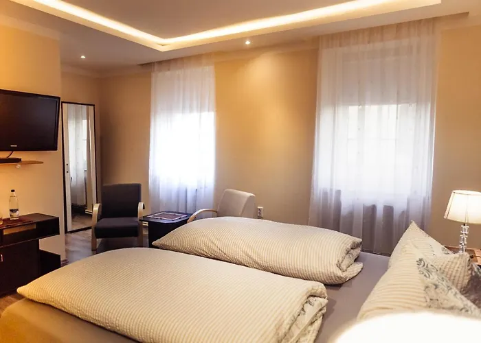 Und Restaurant Golden Village 2* ريزا