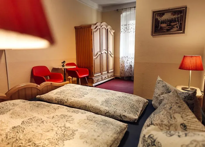 Und Restaurant Golden Village ريزا