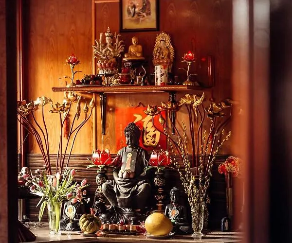 Und Restaurant Golden Village 2*