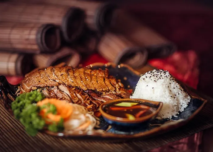 فندق Und Restaurant Golden Village