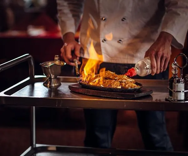 Und Restaurant Golden Village 2* ريزا