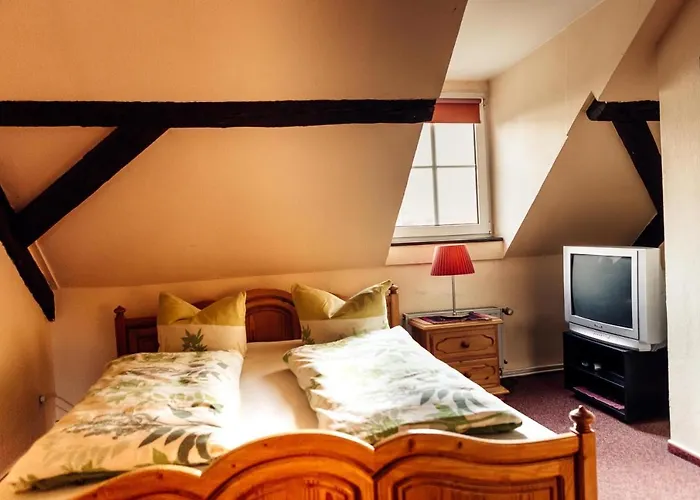 מלון Und Restaurant Golden Village ריזה