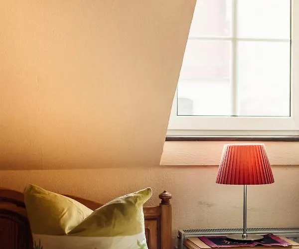 فندق Und Restaurant Golden Village 2*